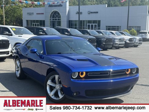 Used 2018 Dodge Challenger SXT w/ Super Sport Group (SS/T) image 1