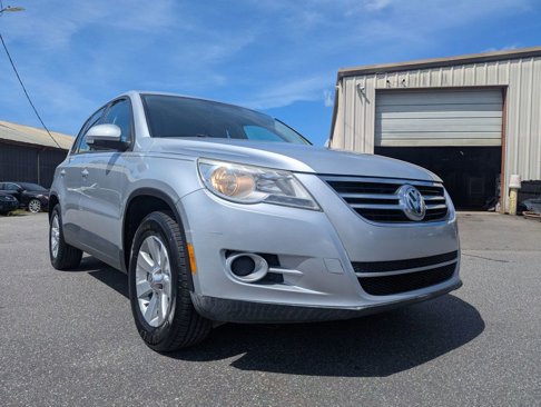 Used 2010 Volkswagen Tiguan S image 10