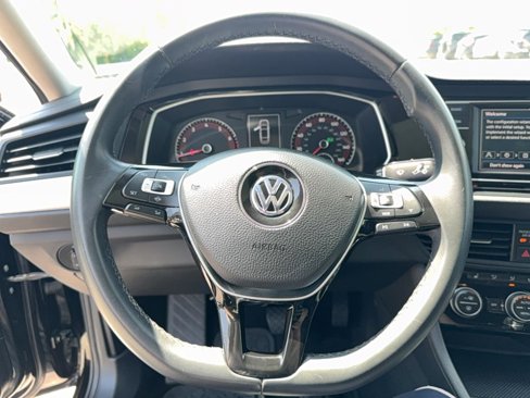 Used 2020 Volkswagen Jetta SE image 16