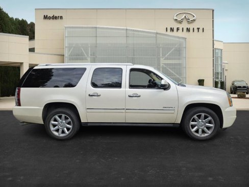 Used 2014 GMC Yukon XL Denali image 3