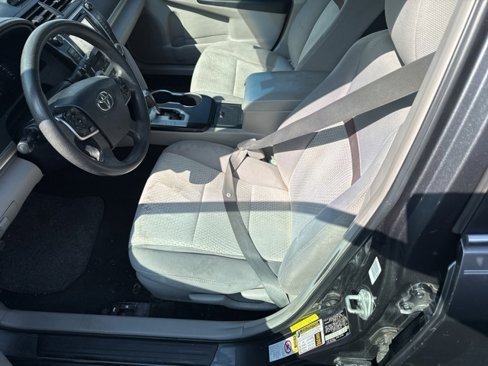 Used 2012 Toyota Camry LE image 3