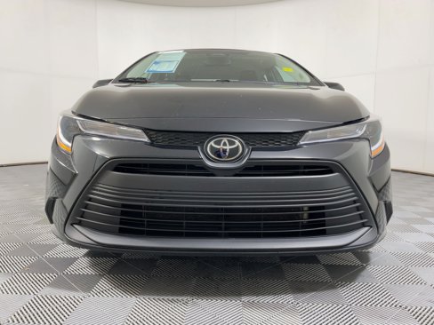 Used 2023 Toyota Corolla LE image 5
