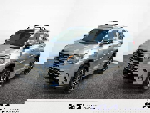 Used 2018 Toyota Highlander XLE image 1