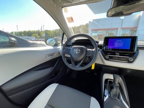 New 2025 Toyota Corolla LE image 8