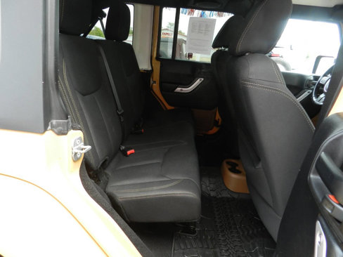 Used 2014 Jeep Wrangler Unlimited Sahara image 12