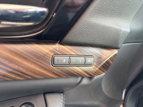 Used 2016 Nissan Maxima Platinum image 5