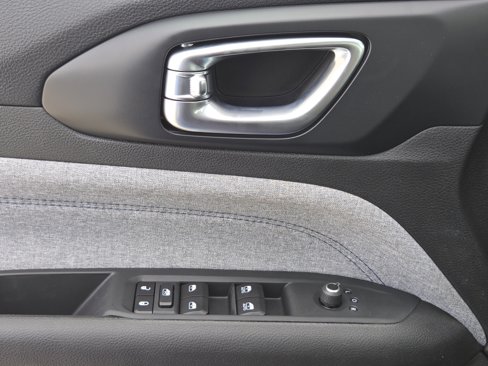 New 2025 Jeep Compass Latitude image 20