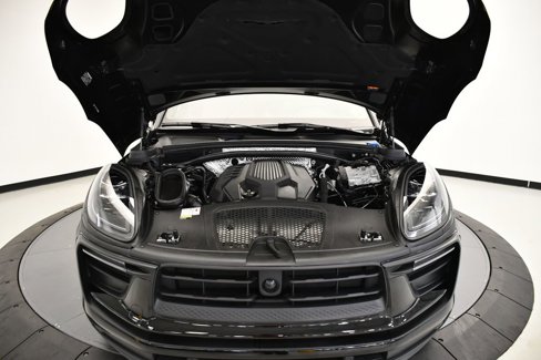 Used 2023 Porsche Macan Turbo image 14