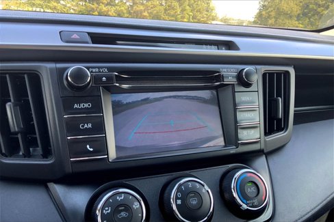 Used 2018 Toyota RAV4 LE image 22