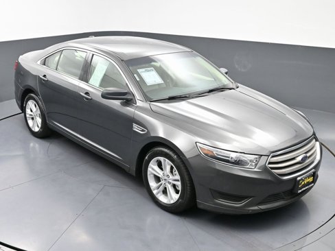 Used 2017 Ford Taurus SE image 38