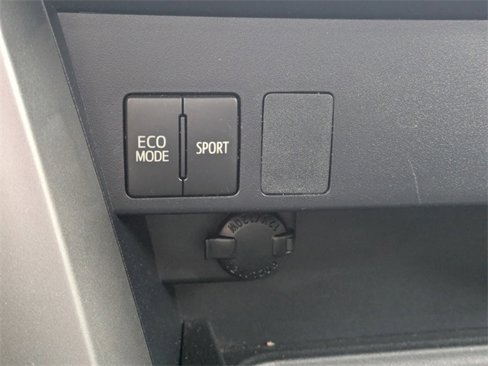 Used 2017 Toyota RAV4 LE image 23