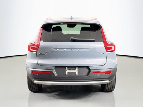 Used 2020 Volvo XC40 T5 Momentum image 6