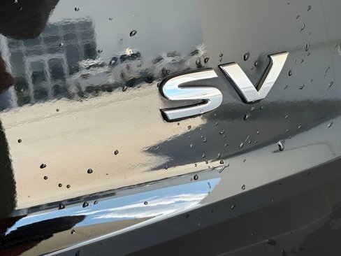 Used 2021 Nissan Rogue SV image 10