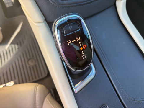 Used 2018 Cadillac XT5 Luxury w/ Driver Awareness Package image 23