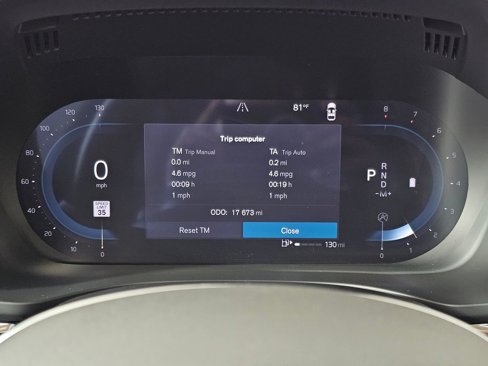Used 2025 Volvo XC60 B5 Plus image 18