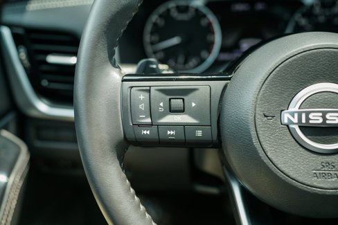 Used 2023 Nissan Rogue SV image 28