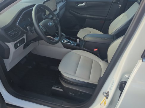 Used 2023 Ford Escape Platinum image 14