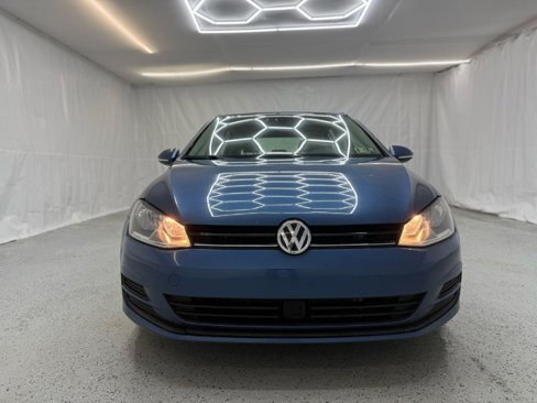Used 2017 Volkswagen Golf Wolfsburg Edition image 8