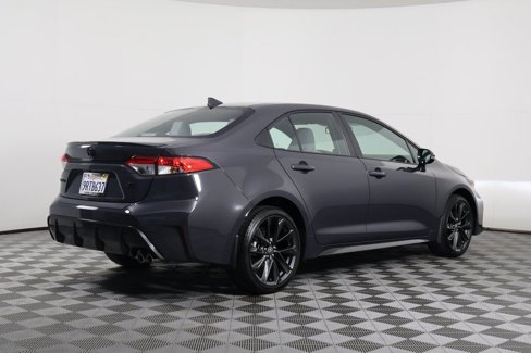 Used 2025 Toyota Corolla SE image 4