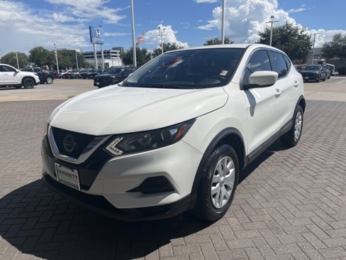 Used 2020 Nissan Rogue Sport S image 1
