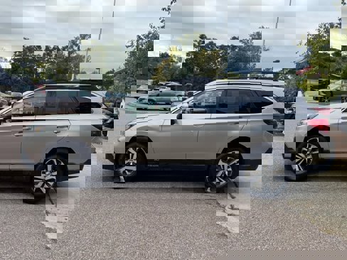 Used 2019 Subaru Outback 3.6R Limited image 4
