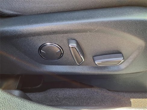 Used 2018 Ford Explorer XLT w/ Equipment Group 201A image 30
