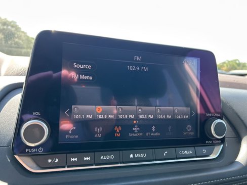 Used 2023 Nissan Rogue SV image 26
