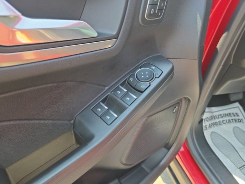 Used 2021 Ford Escape Titanium image 13