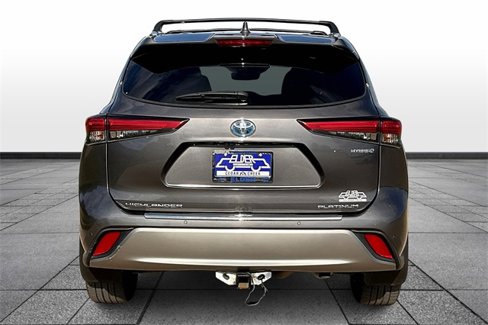 Used 2021 Toyota Highlander Platinum image 4