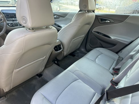 Used 2019 Chevrolet Malibu LT w/ Leather Package image 16