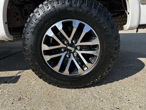Used 2014 Ford F150 Platinum image 13