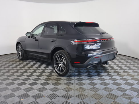 New 2025 Porsche Macan image 3