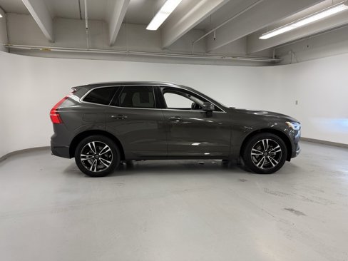 Used 2021 Volvo XC60 T5 Momentum w/ Protection Package image 5