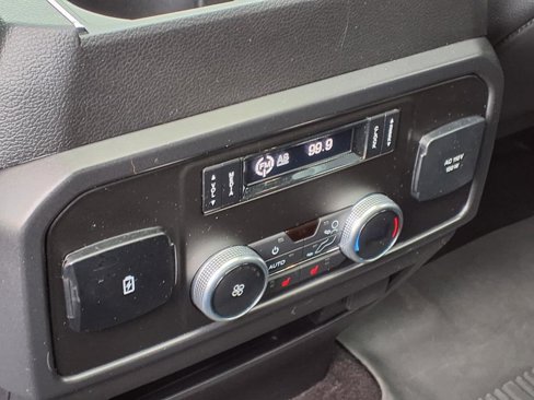 Used 2021 Ford Expedition Max Limited image 17