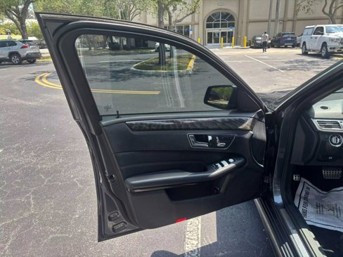 Used 2016 Mercedes-Benz E 350 Sedan w/ Premium Package image 30