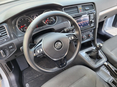 Used 2019 Volkswagen Golf S image 12