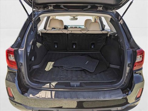 Used 2017 Subaru Outback 2.5i Limited image 6