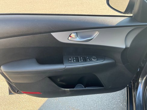Used 2023 Kia Forte LXS image 10