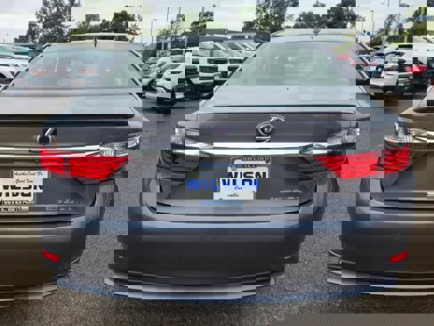 Used 2015 Lexus ES 300h image 4