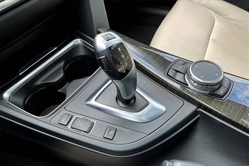 Used 2015 BMW 328i Sedan w/ Premium Package image 28