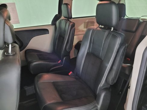 Used 2017 Dodge Grand Caravan SXT image 45