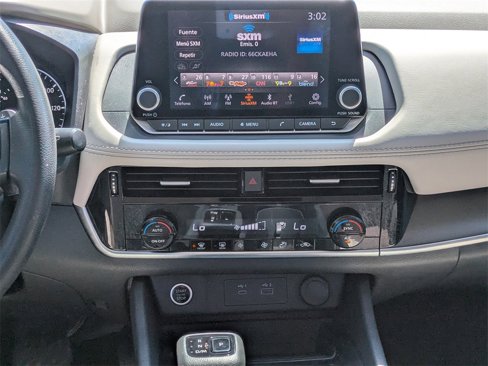 Used 2023 Nissan Rogue SV image 17