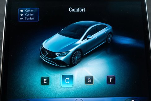 Used 2023 Mercedes-Benz EQE 500 4MATIC Sedan image 24