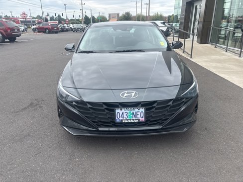 Certified 2022 Hyundai Elantra SEL w/ Preferred Accessory Package image 3