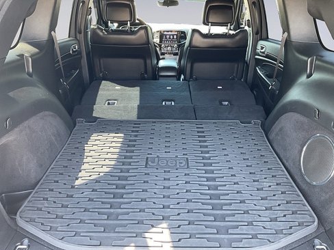 Used 2021 Jeep Grand Cherokee Laredo X image 10