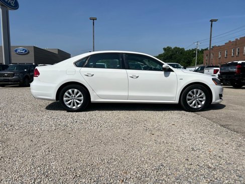 Used 2013 Volkswagen Passat Wolfsburg Edition image 9