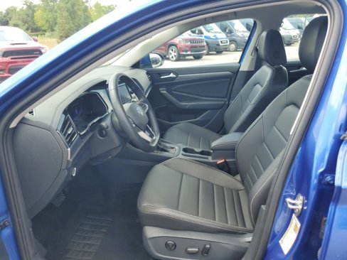 Used 2024 Volkswagen Jetta SE image 5