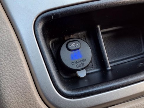 Used 2013 Jeep Grand Cherokee Overland w/ Advance Technology Group image 9