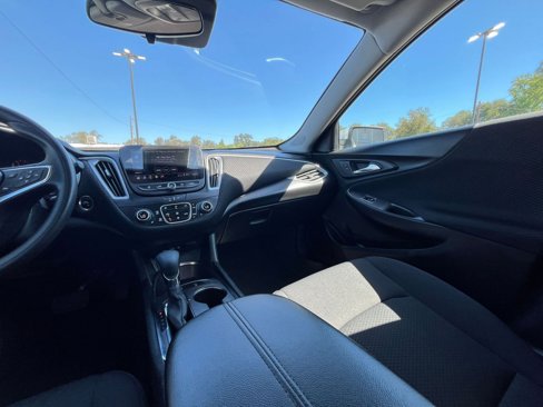 Used 2024 Chevrolet Malibu LT image 35