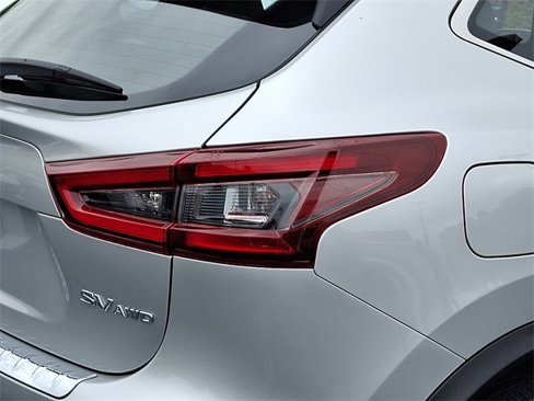 Used 2022 Nissan Rogue Sport SV w/ Technology Package image 11